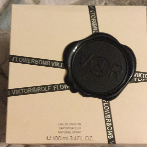 Other - Flowerbomb  like new opened